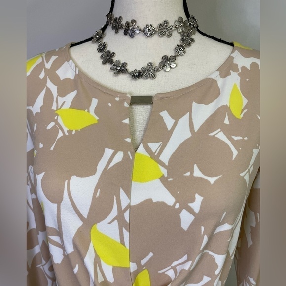 New York & Co. Tan 3/4 Sleeve Top Sz M - Picture 2 of 8